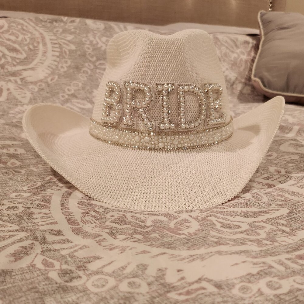 Adjustable bedazzled BRIDE cowgirl hat.